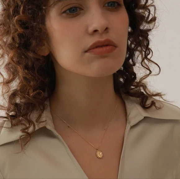 Charm Flower Pendant Necklace - Picture 8 of 8